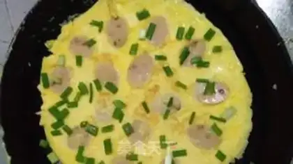 Make Four-skinned three-pattern beef pie step 2