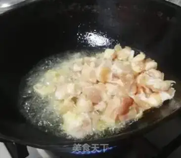 Make Spicy chicken crumbs step 3
