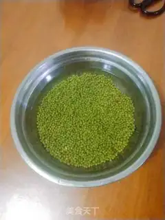 Make Auto green bean sprouts step 0