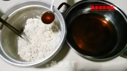 Make Red sugar on the face step 0