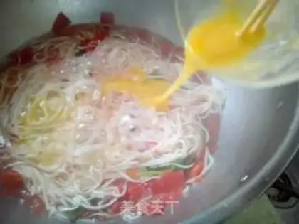 Make Tomato egg noodles step 5