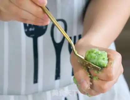 Make Emerald shrimp balls step 2