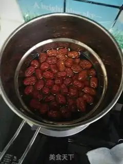 Make Pumpkin with red bean buns step 1