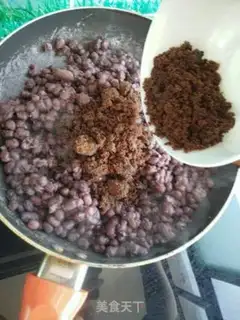 Make Pumpkin with red bean buns step 4