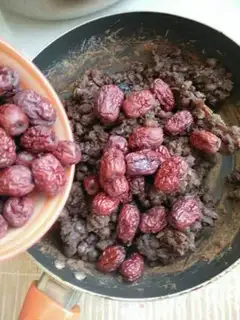 Make Pumpkin with red bean buns step 5