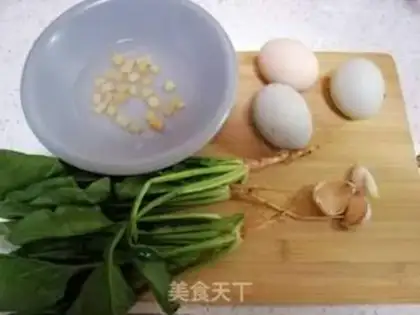Make Gold and silver omelet spinach step 0