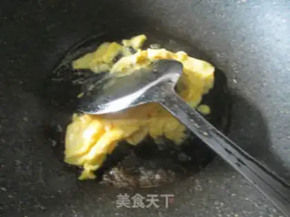 Make ♪ Squeeze the roses and duck egg noodles ♪ step 2