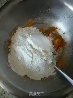 Make Pumpkin with red bean buns step 8