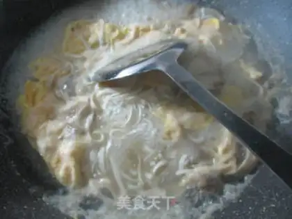 Make ♪ Squeeze the roses and duck egg noodles ♪ step 4