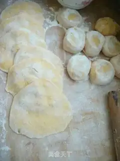 Make Pumpkin with red bean buns step 11
