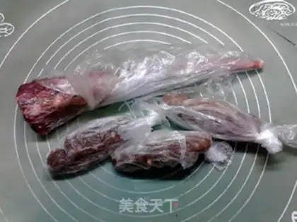 Make Sea cucumber oxen tail soup step 0