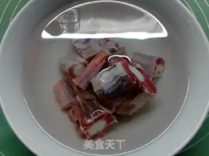 Make Sea cucumber oxen tail soup step 1