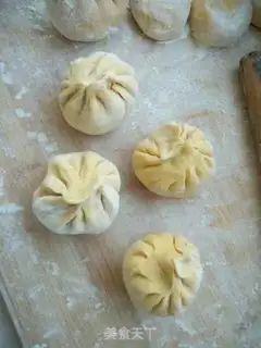 Make Pumpkin with red bean buns step 12