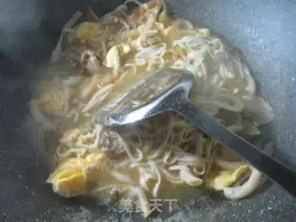 Make ♪ Squeeze the roses and duck egg noodles ♪ step 7