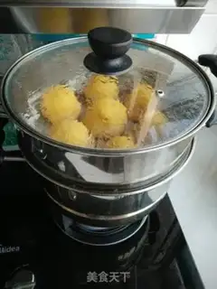 Make Pumpkin with red bean buns step 15