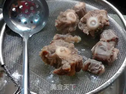 Make Sea cucumber oxen tail soup step 4