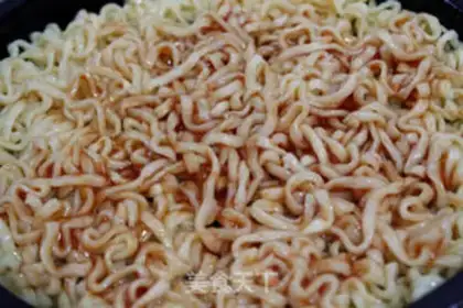Make Noodle pizza step 5