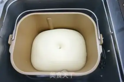 Make Christmas bread step 5
