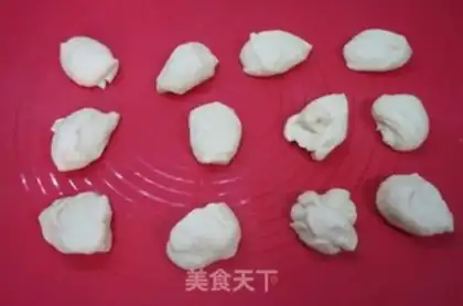 Make Christmas bread step 6