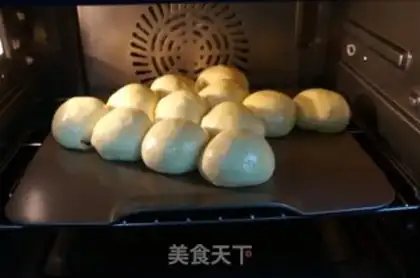 Make Christmas bread step 9