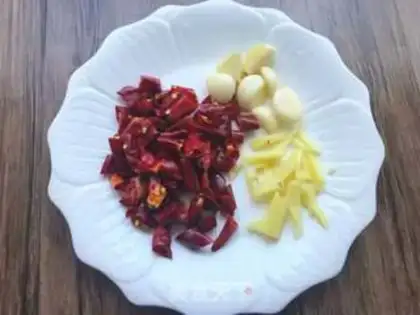 Make Spicy squid step 1