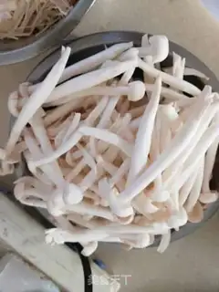 Make Molybdenum with white mushrooms step 0