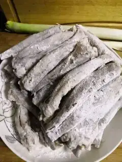 Make Pretzel fried fish step 1