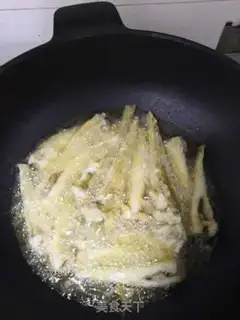 Make Pretzel fried fish step 2