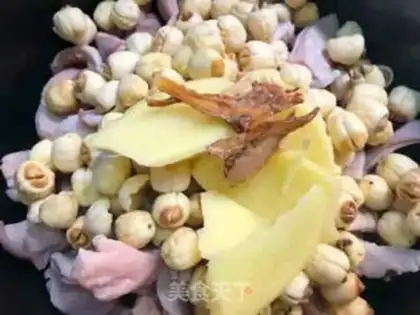 Make Lotus pig belly soup step 5