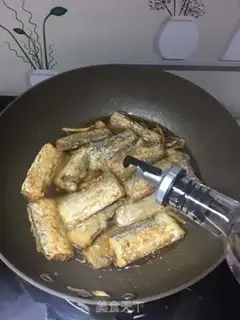 Make Jell-O fish step 7
