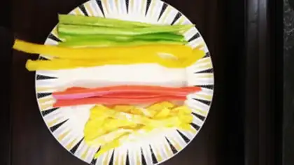Make Japanese simple sushi rolls step 3