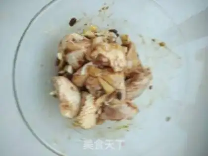 Make Pumpkin steamed chicken wings step 4