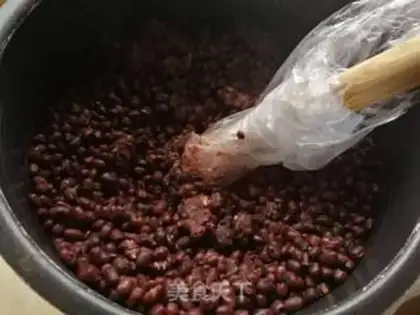 Make Homemade red bean sand step 1
