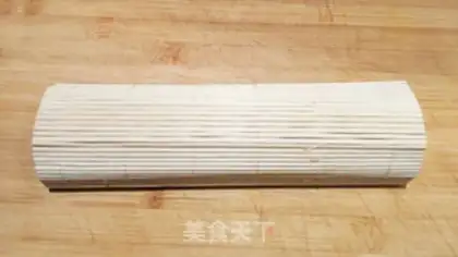 Make Japanese simple sushi rolls step 6