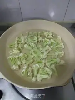 Make Peaches and cut flowers step 4