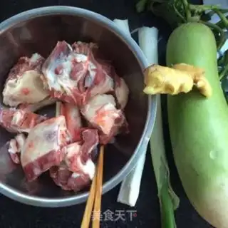 Make Clean up the radish and lamb soup step 0