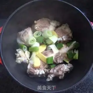 Make Clean up the radish and lamb soup step 2