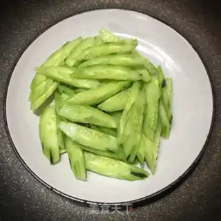 Make Eggs made from cucumbers step 0