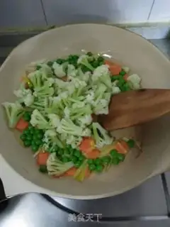 Make Peaches and cut flowers step 10