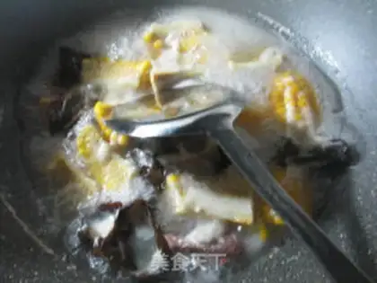Make ♪ Black-mule sweet corn boiled duck legs ♪ step 3