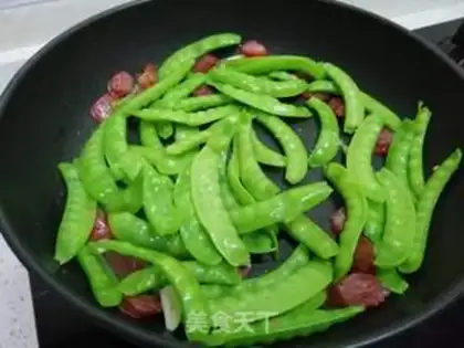 Make Weenie fried Dutch beans step 4
