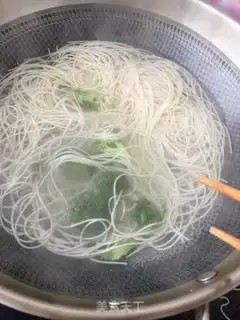 Make Spicy beef sauce noodles step 3