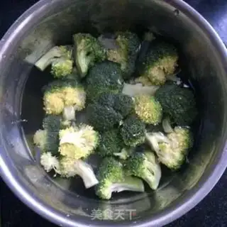 Make The broccoli egg roll step 1