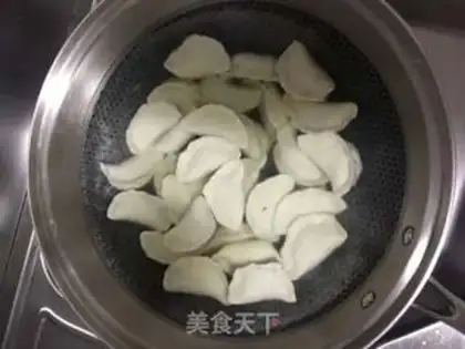 Make The fragrance beef dumplings step 8