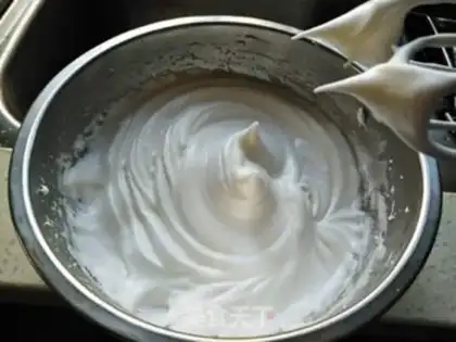 Make Peaches, honey cupcakes step 1