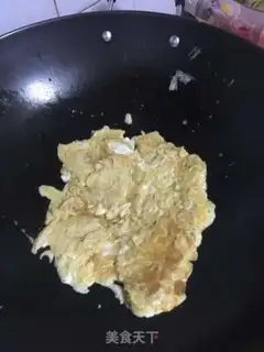 Make Shrimp leather fried eggs step 2