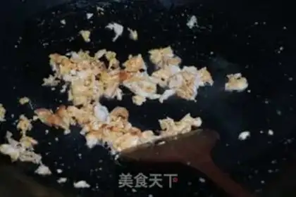 Make Crab stick egg fried rice step 3