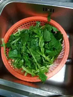 Make Garlic spinach step 0
