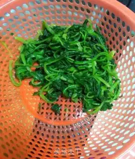 Make Garlic spinach step 2