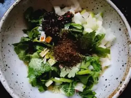 Make The egg bouquet soup step 3